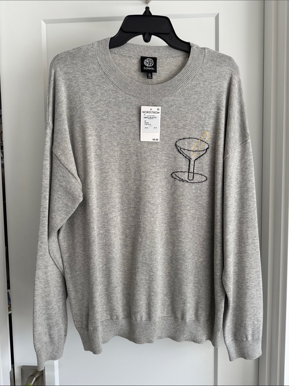 NWT women’s Heather Gray Crewneck Sweater with Cocktail Embroidery XL